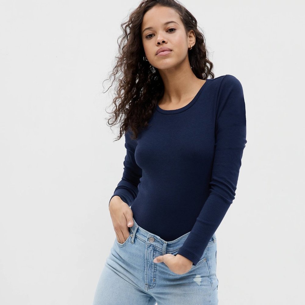 GAP Modern Crewneck Longsleeve T in Navy size medium